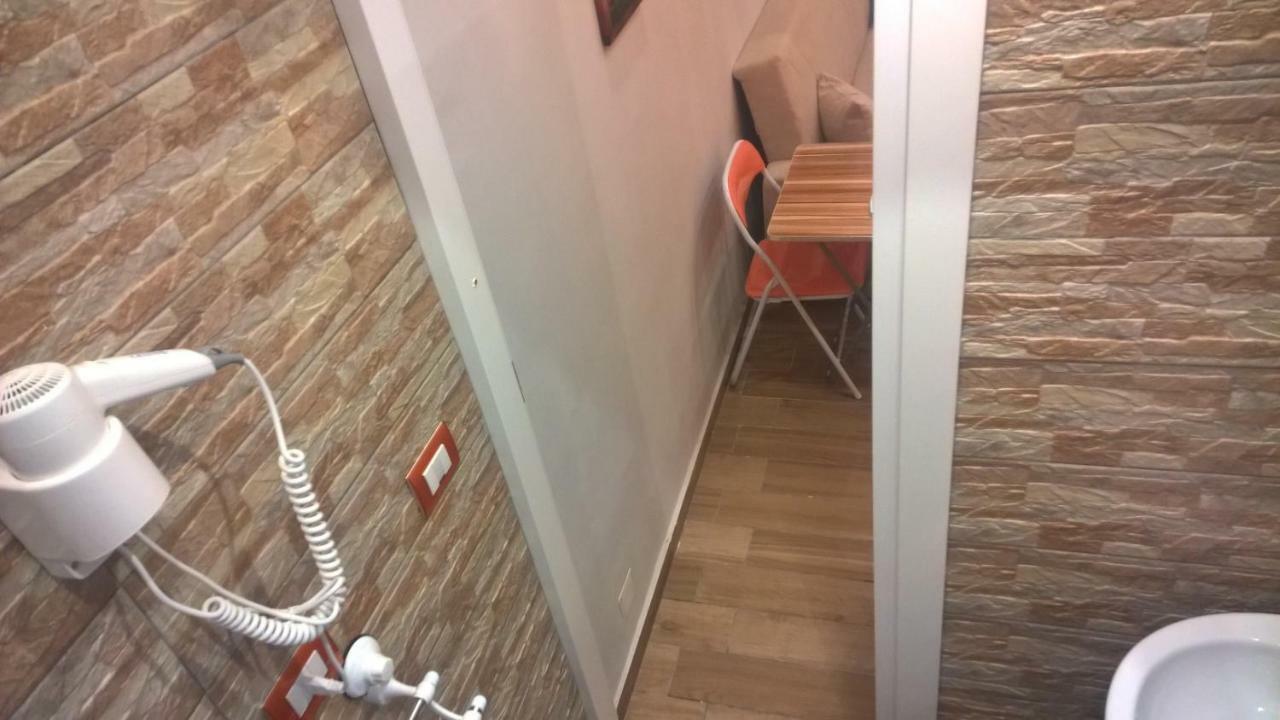 B&B Simy Наполи Екстериор снимка