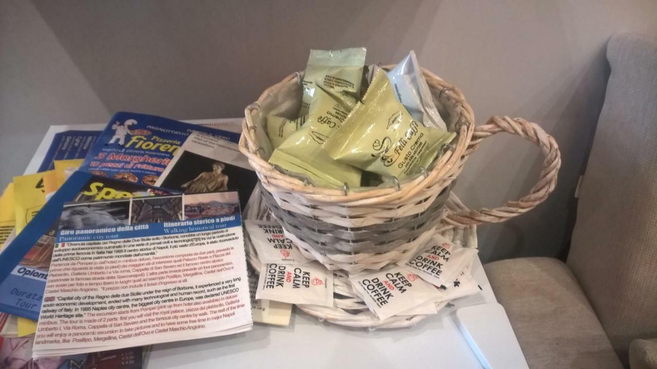 B&B Simy Наполи Екстериор снимка