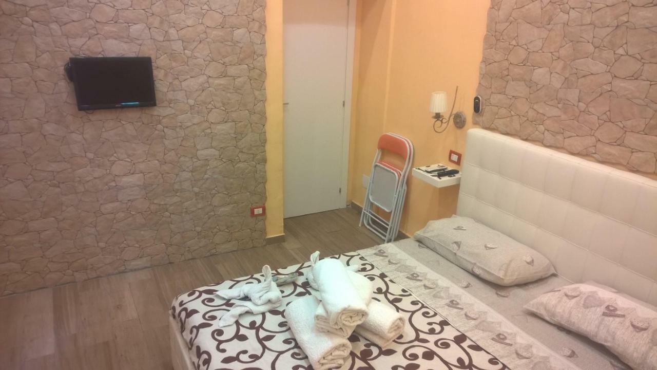 B&B Simy Наполи Екстериор снимка