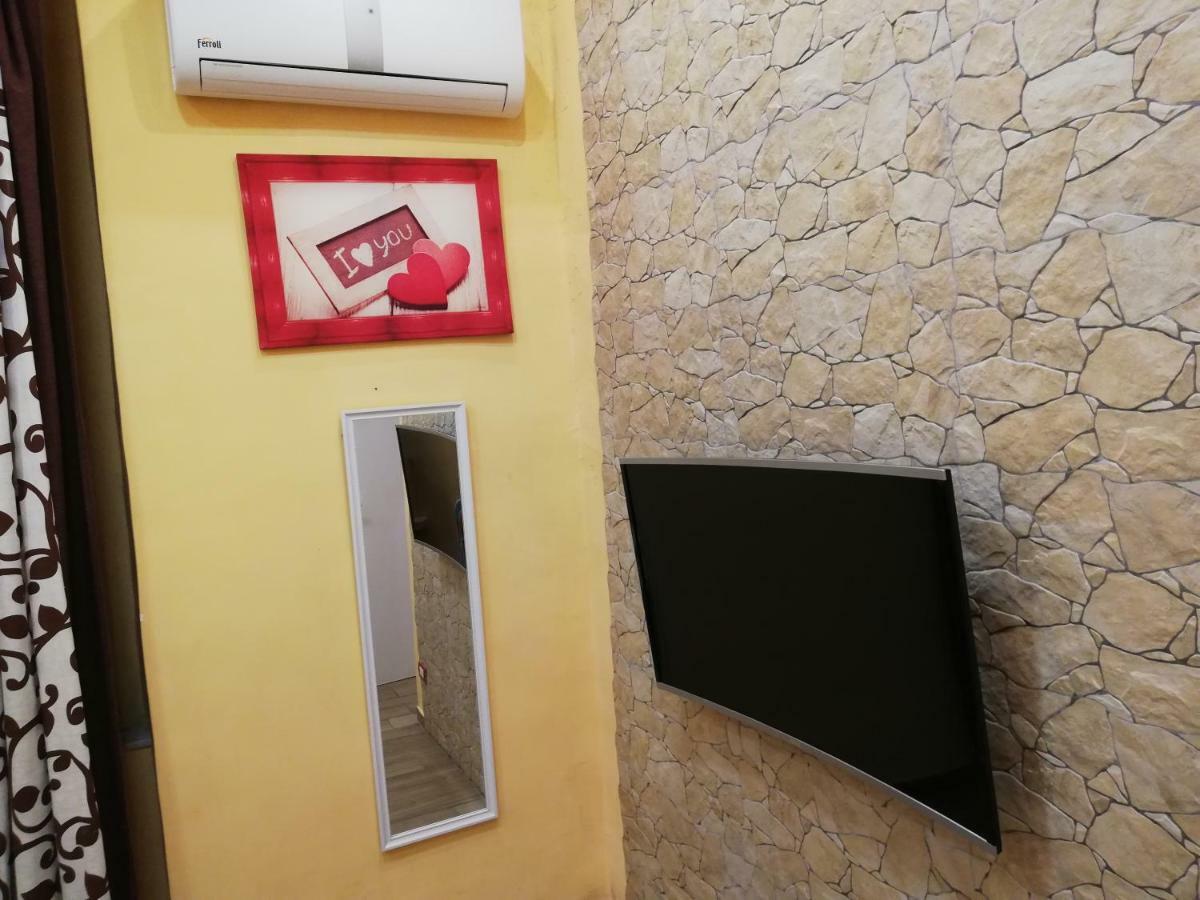 B&B Simy Наполи Екстериор снимка