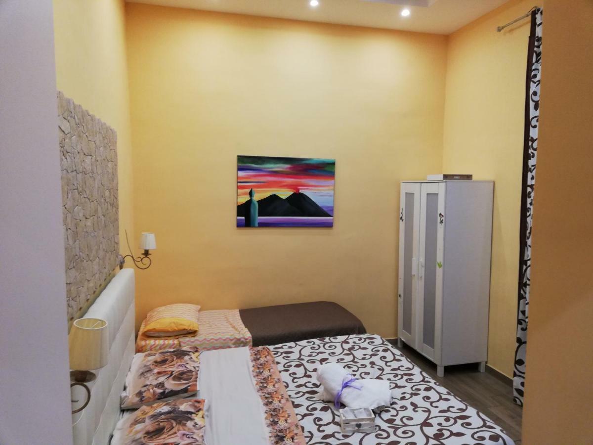 B&B Simy Наполи Екстериор снимка
