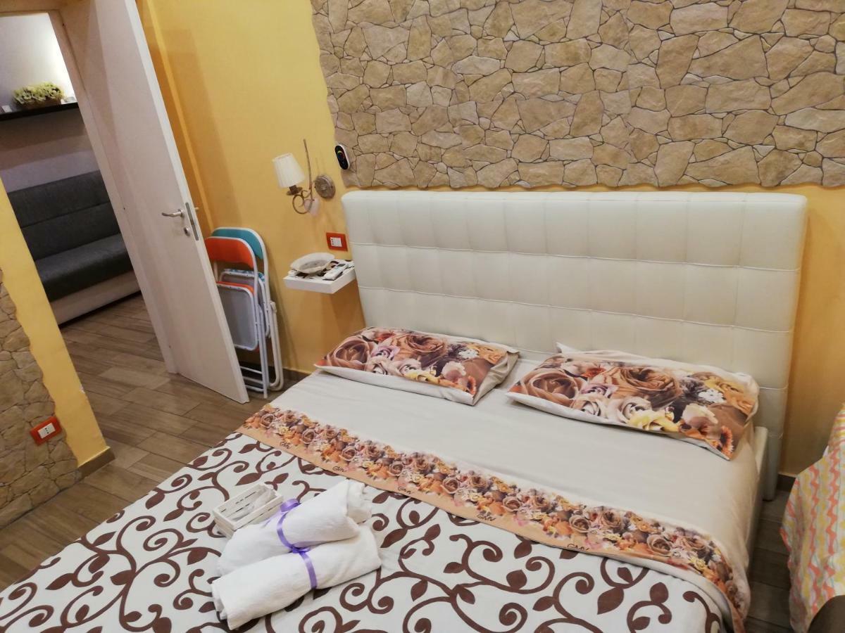 B&B Simy Наполи Екстериор снимка