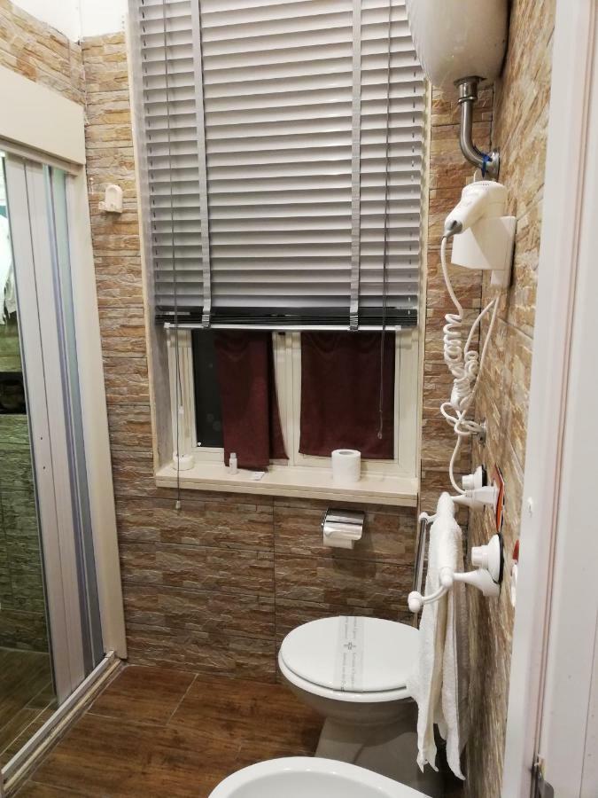 B&B Simy Наполи Екстериор снимка