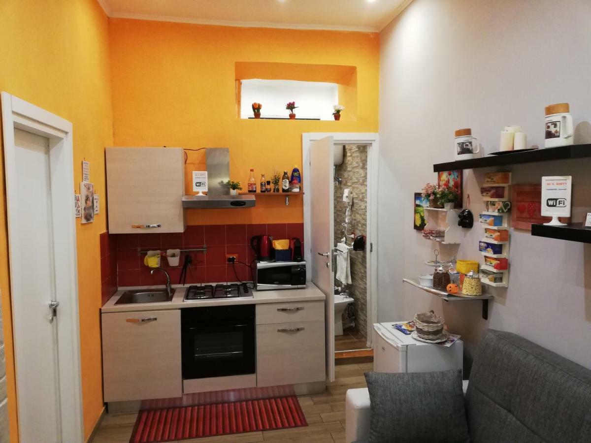 B&B Simy Наполи Екстериор снимка
