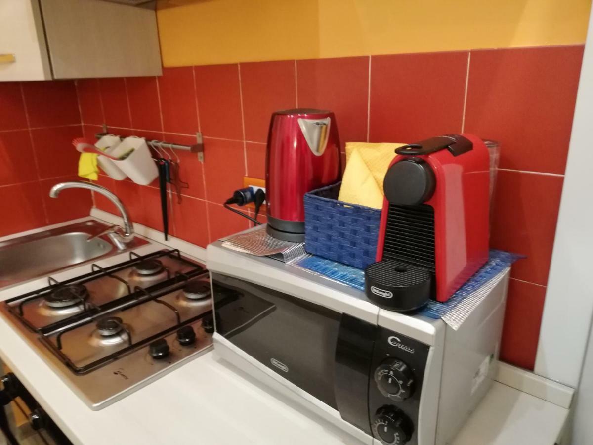 B&B Simy Наполи Екстериор снимка